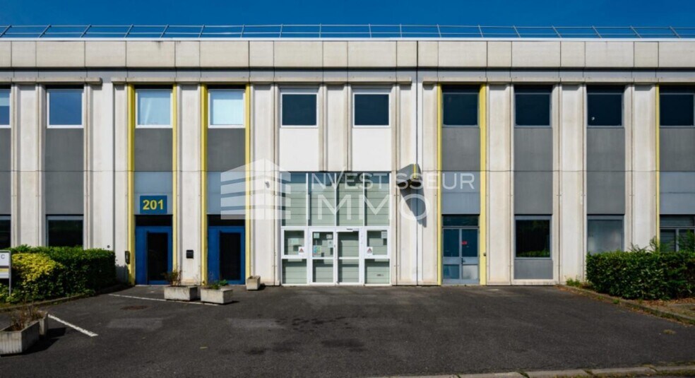 Flex dans Gennevilliers à louer - Photo du bâtiment - Image 2 de 2