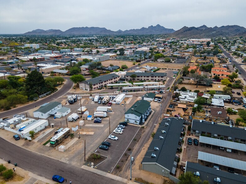2015 E Eugie Ter, Phoenix, AZ à vendre - Photo du bâtiment - Image 3 de 4