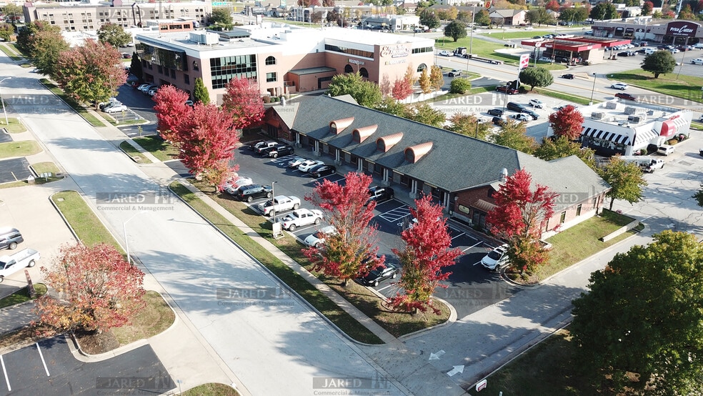 3230-3246 E Ridgeview St, Springfield, MO for sale - Building Photo - Image 1 of 1