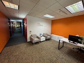 900 National Pky, Schaumburg, IL for lease Interior Photo- Image 2 of 12