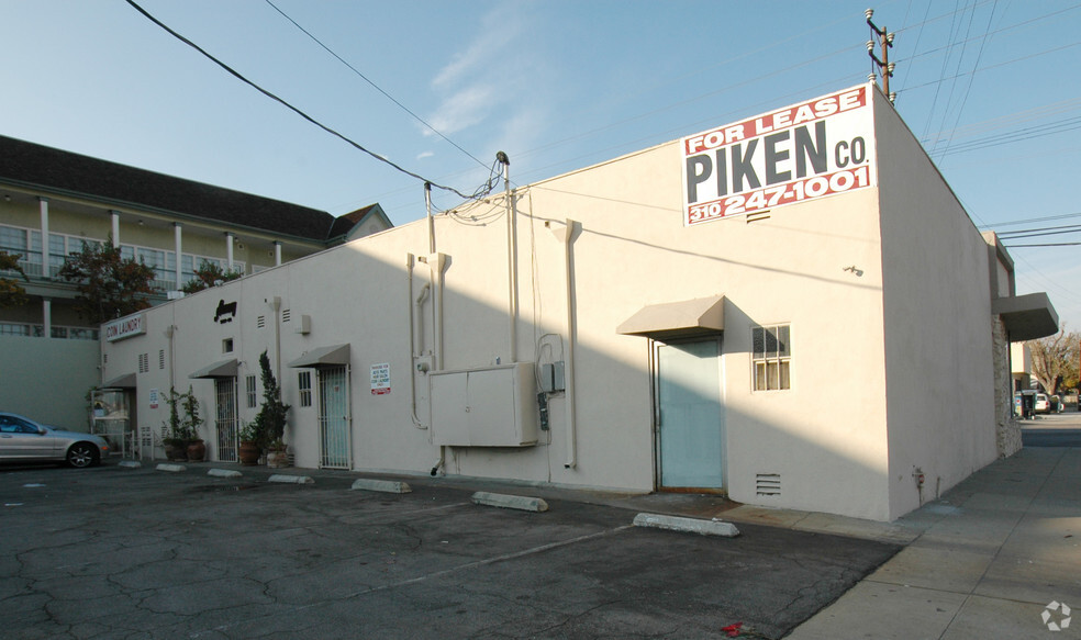 11700-11704 Moorpark St, Studio City, CA for lease - Building Photo - Image 3 of 11