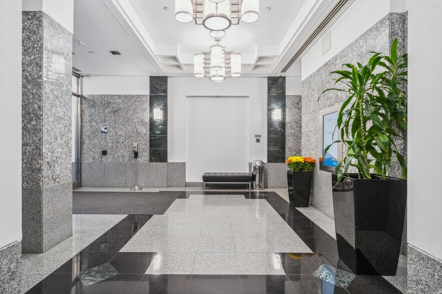 20 Victoria St, Toronto, ON for lease - Interior Photo - Image 3 of 8