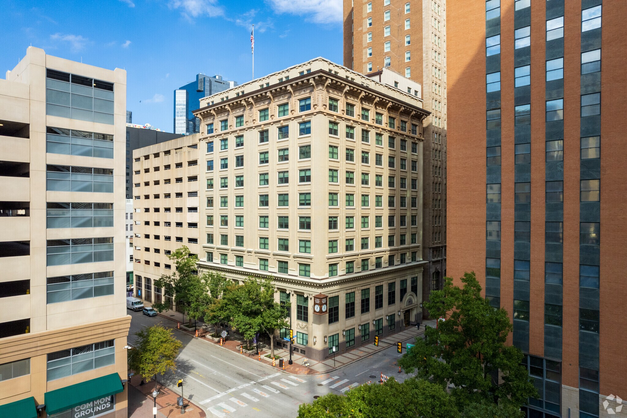 110 W 7th St, Fort Worth, TX à vendre Photo du bâtiment- Image 1 de 9
