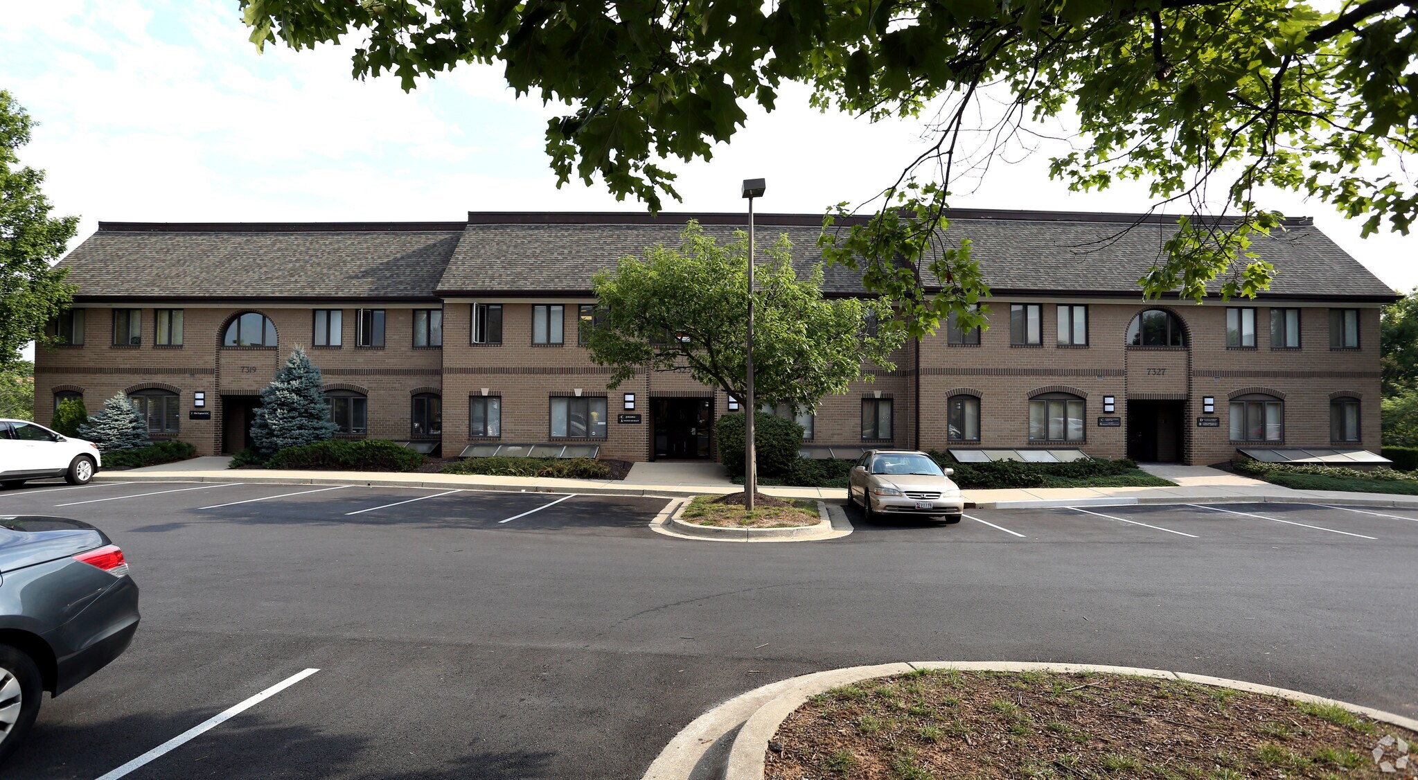 7317-7327 Hanover Pky, Greenbelt, MD à louer Photo du bâtiment- Image 1 de 12