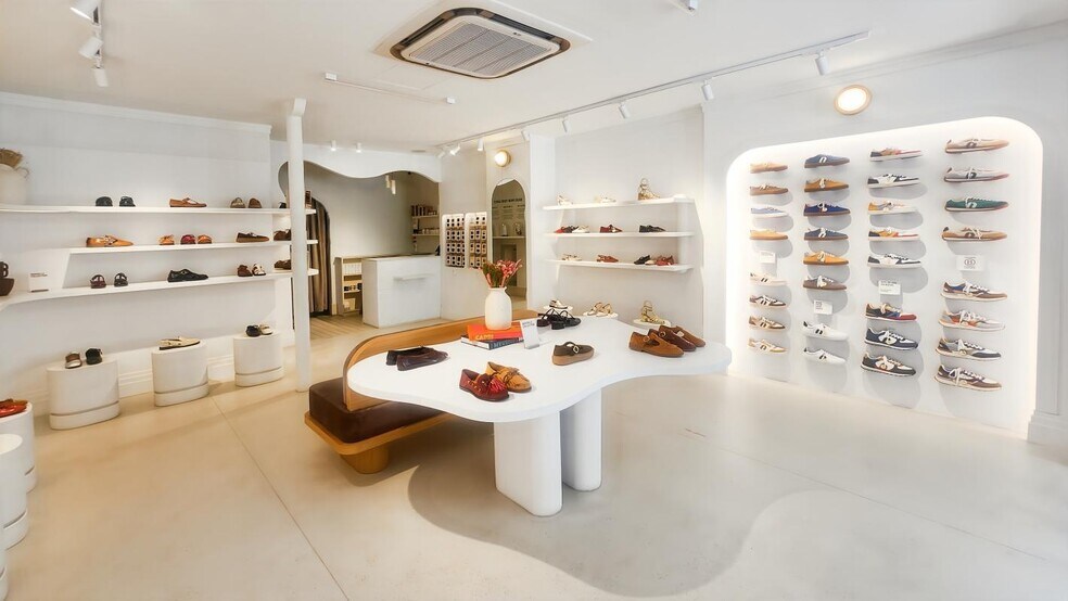 8 Rue Guichard, Paris for lease - Interior Photo - Image 2 of 7