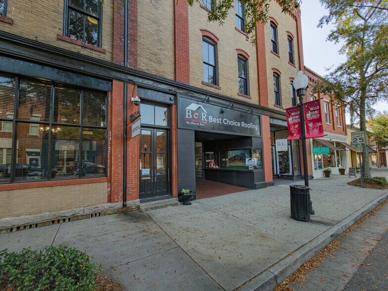 105-111 W Central, Valdosta, GA à vendre - Photo du bâtiment - Image 2 de 87