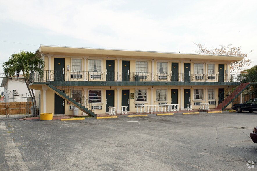 131 W 5th St, Hialeah, FL à vendre - Photo principale - Image 1 de 2