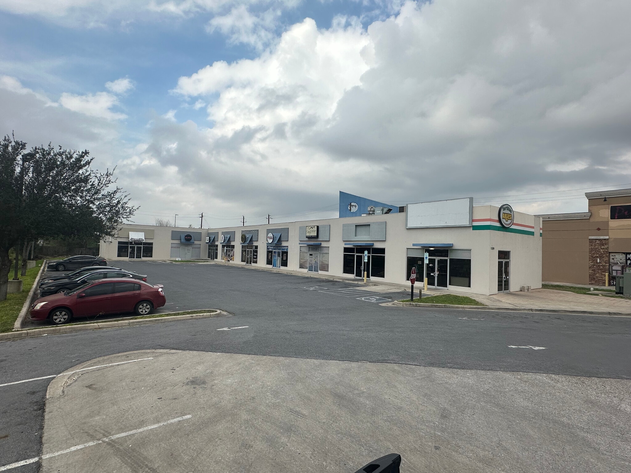 1328 S Jackson Rd, McAllen, TX for lease Primary Photo- Image 1 of 14