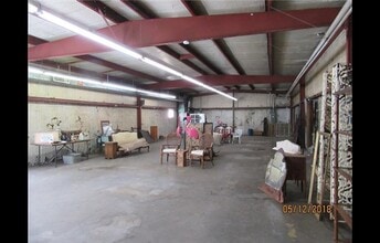 205 NE Loop 230, Smithville, TX for lease Interior Photo- Image 2 of 3