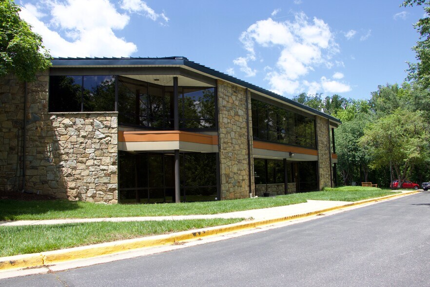 8955 Guilford Rd, Columbia, MD à vendre - Photo du bâtiment - Image 2 de 9