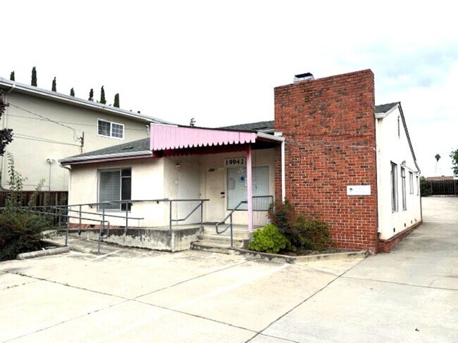 Plus de détails pour 19942 Lake Chabot Rd, Castro Valley, CA - Bureau à vendre