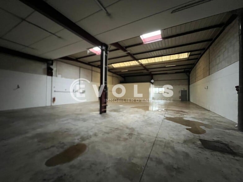 Flex in Le Blanc-Mesnil for lease - Interior Photo - Image 2 of 19