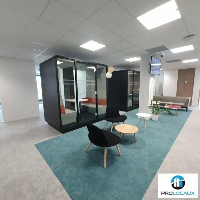 Office in Grenoble for lease Interior Photo- Image 1 of 13
