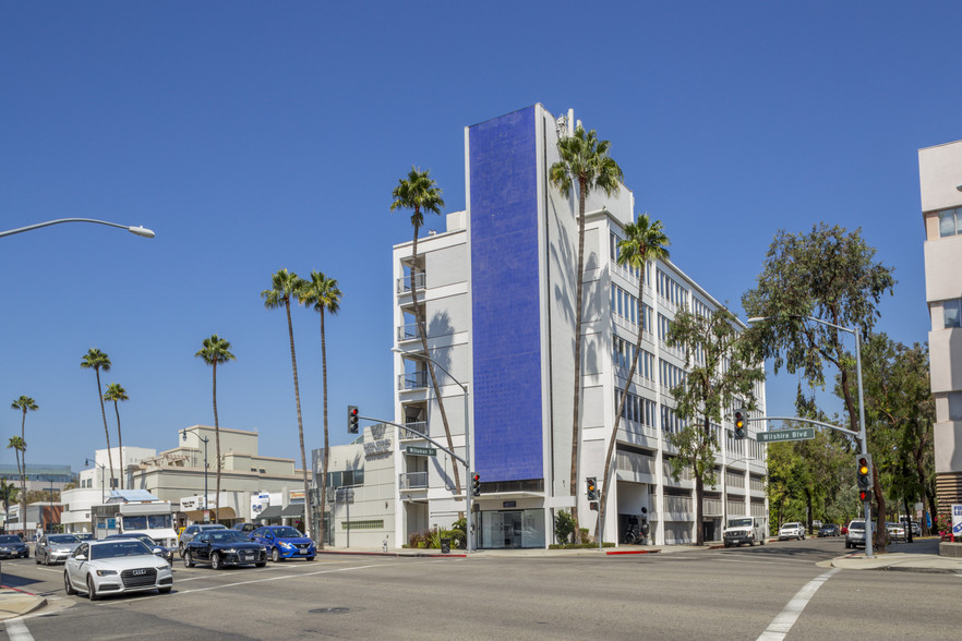 8671 Wilshire Blvd, Beverly Hills, CA for lease - Primary Photo - Image 1 of 10