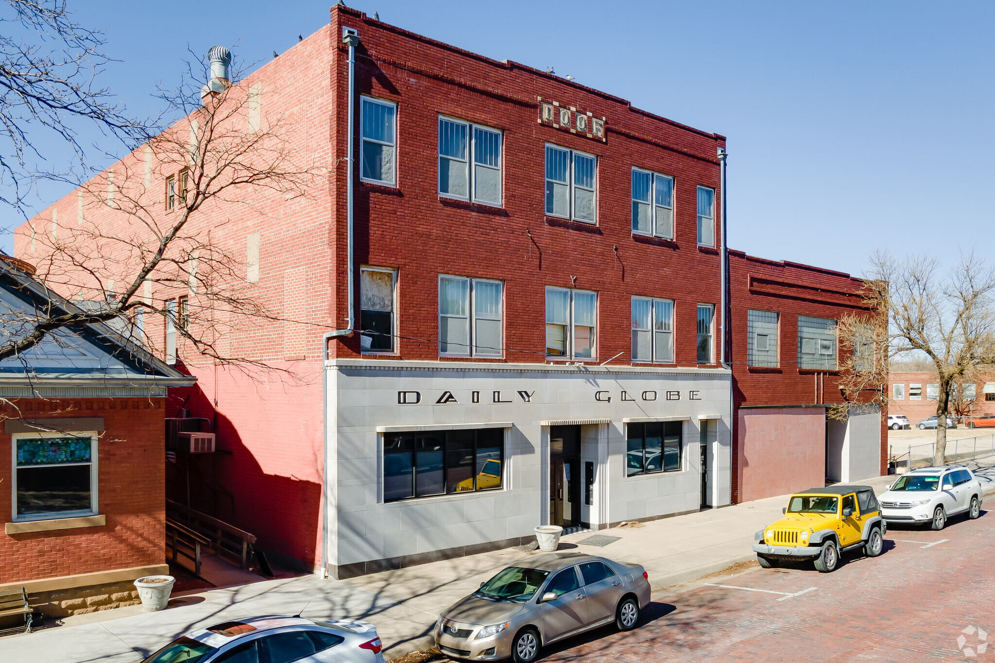 705 N 2nd Ave, Dodge City, KS for lease Primary Photo- Image 1 of 39