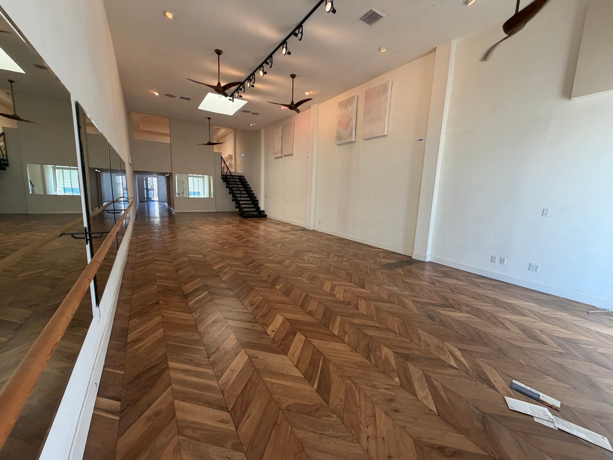 601-609 N La Brea Ave, Los Angeles, CA for lease Interior Photo- Image 1 of 9