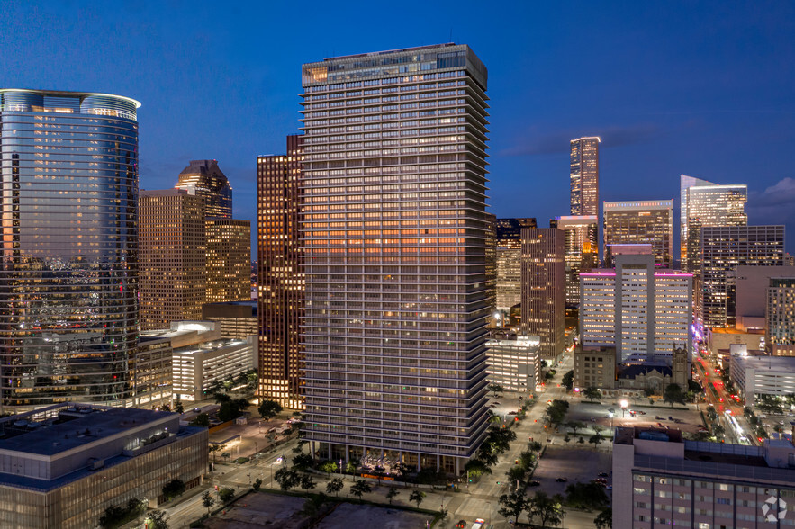 800 Bell St, Houston, TX à vendre - Photo du bâtiment - Image 2 de 31