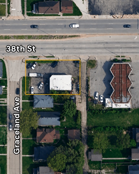 227 W 38th St, Indianapolis, IN for lease - Building Photo - Image 3 of 5