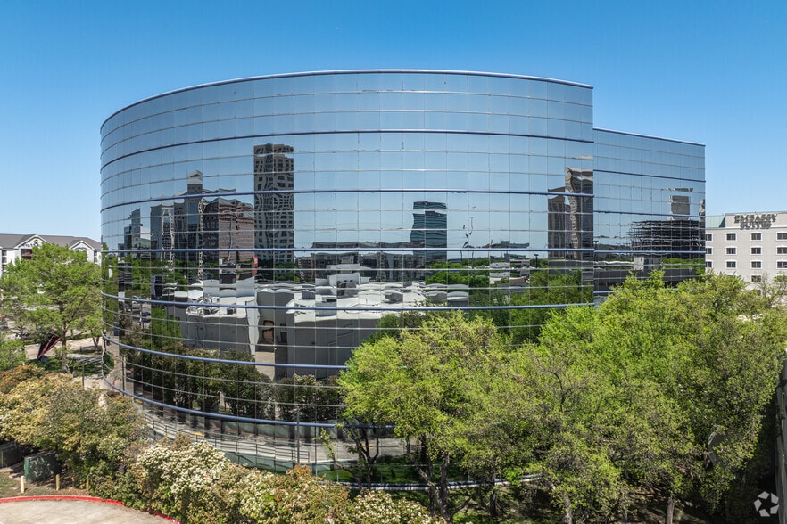 5220 spring valley Rd, Dallas, TX for lease - Building Photo - Image 2 of 14