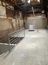Retail in Paris for lease Building Photo- Image 1 of 3