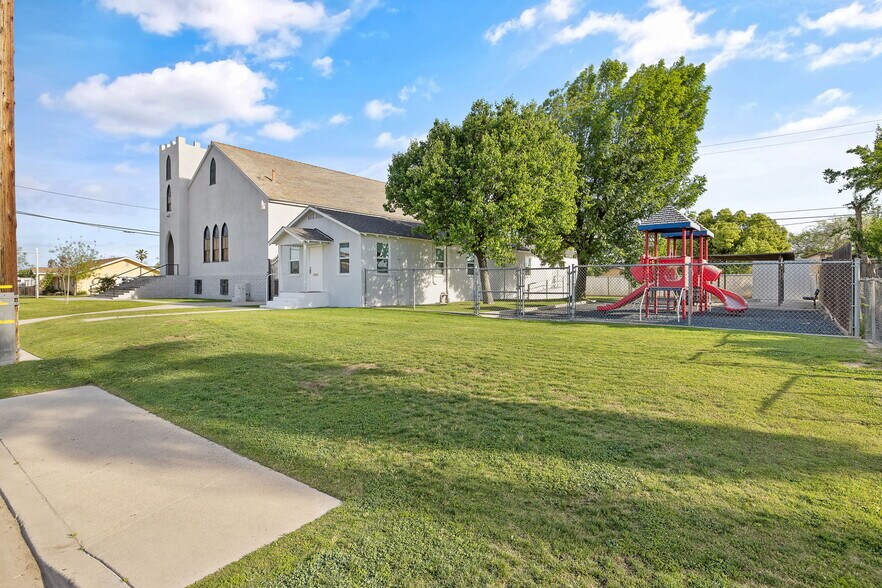 401 W Lerdo Hwy, Shafter, CA à vendre - Photo du bâtiment - Image 2 de 11