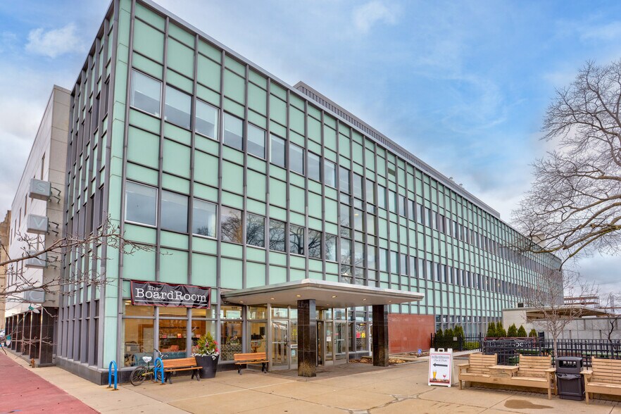 203 S Washington Ave, Saginaw, MI à louer - Photo du bâtiment - Image 3 de 19