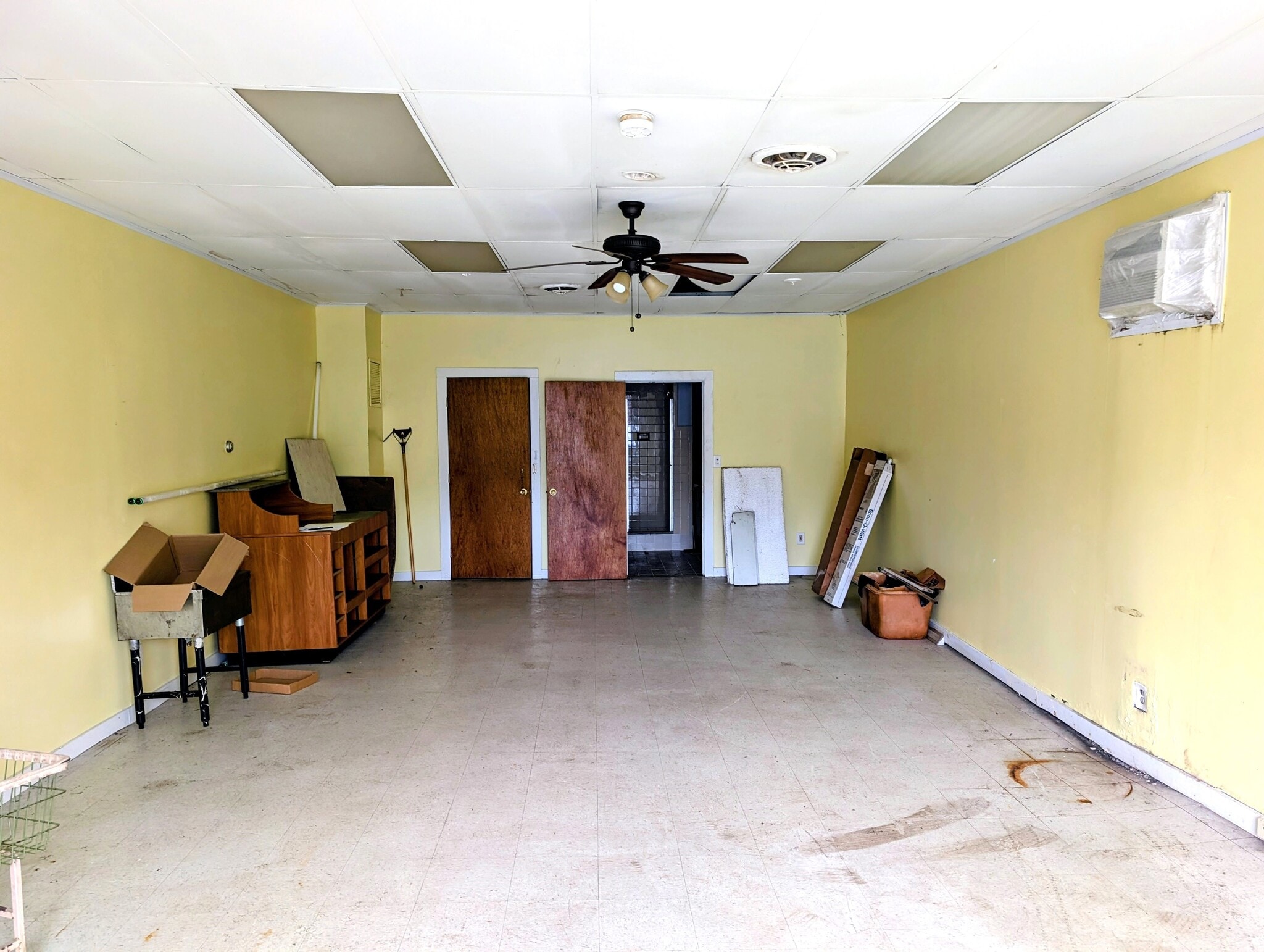 11 S Main St, Terryville, CT for sale Interior Photo- Image 1 of 2