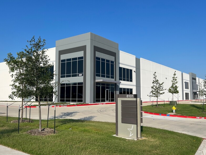 8101 Corporate Way, Frisco, TX for lease - Building Photo - Image 1 of 4