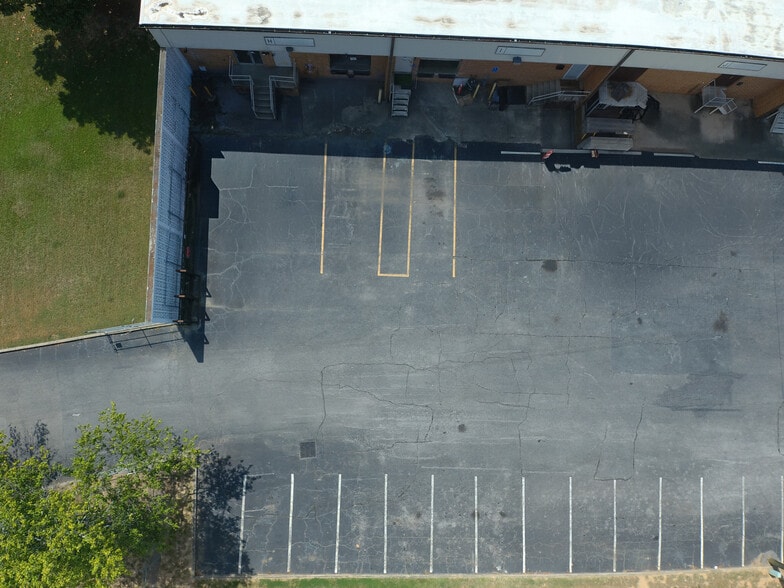 4507 Mills Pl SW, Atlanta, GA for lease - Building Photo - Image 2 of 5