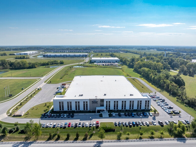 1821 Bastian Ct, Westfield, IN à vendre - Photo du bâtiment - Image 2 de 2