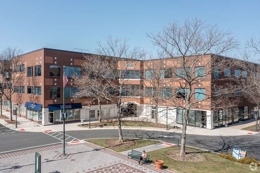 116 Village Blvd, Princeton, NJ à louer - Photo du bâtiment - Image 1 de 4