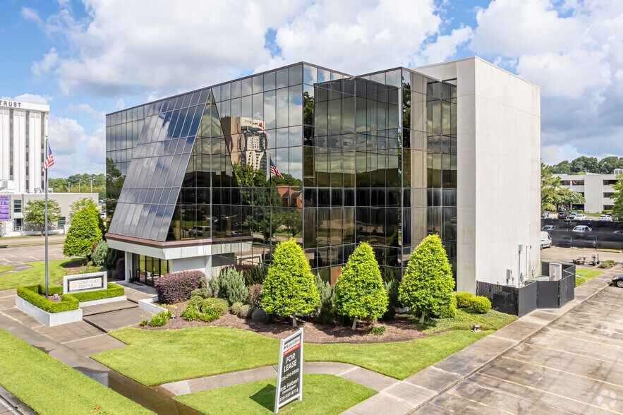 5757 Corporate Blvd, Baton Rouge, LA à louer - Photo du bâtiment - Image 1 de 14