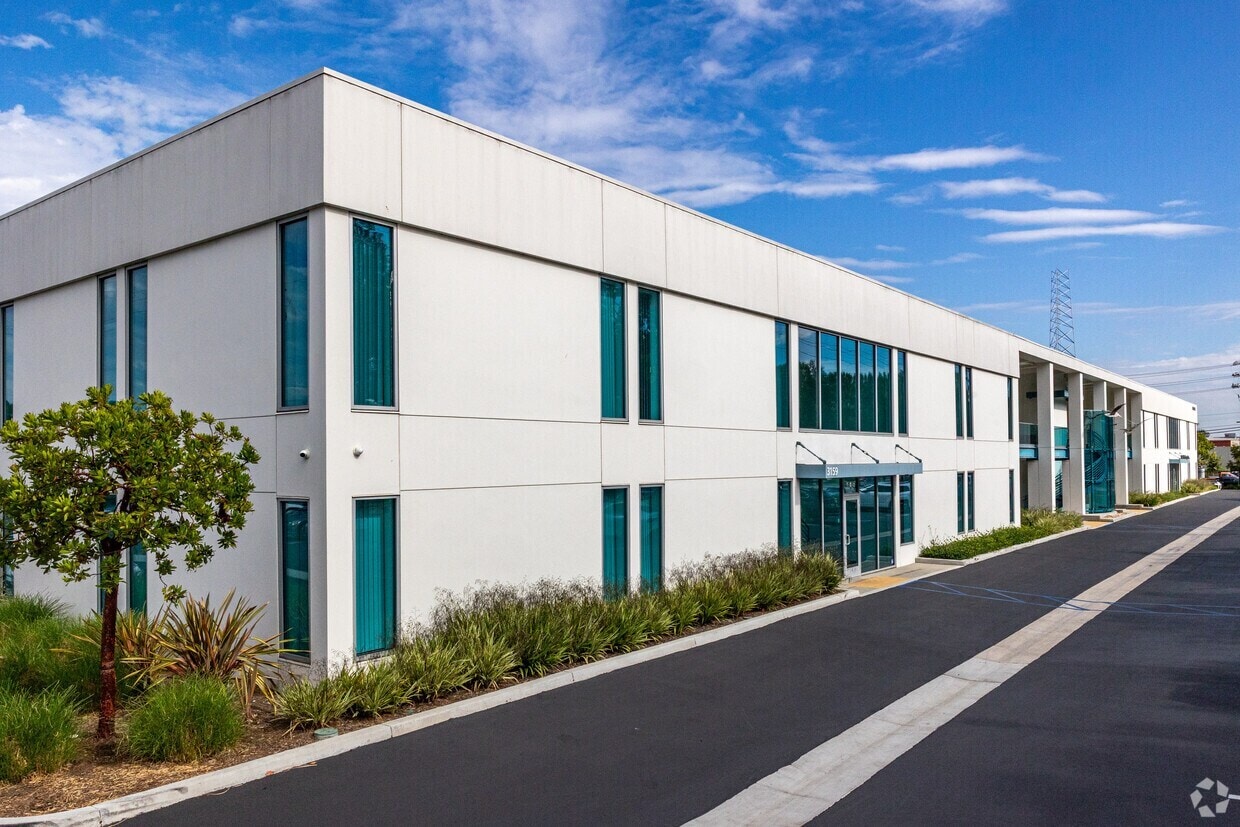 3159-3169 Red Hill Ave, Costa Mesa, CA à louer Photo du bâtiment- Image 1 de 17