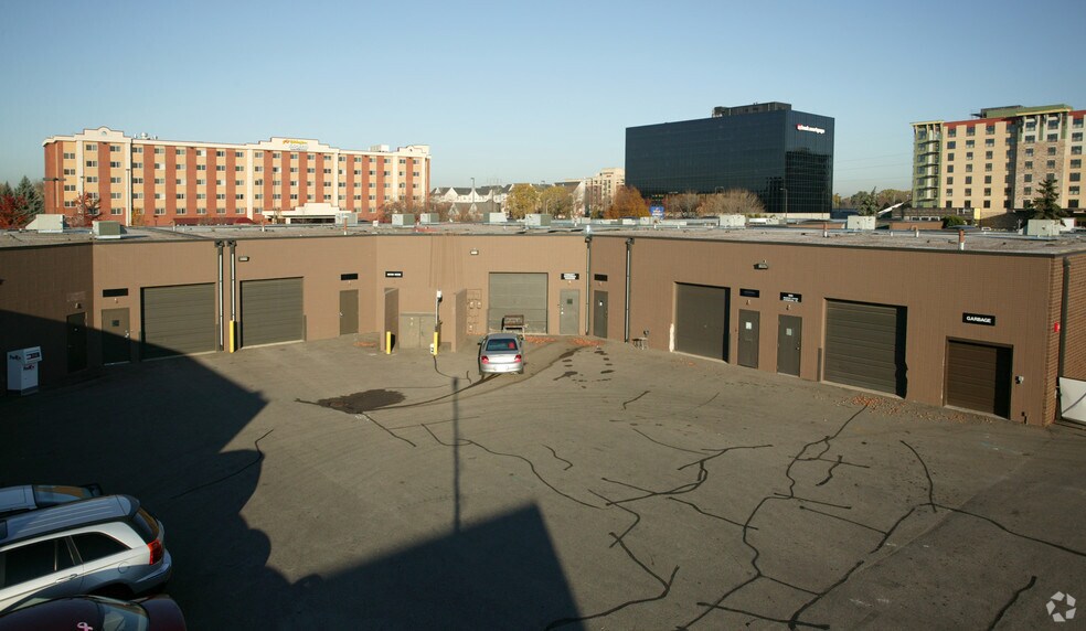 1701 E American Blvd, Bloomington, MN for lease - Building Photo - Image 2 of 6