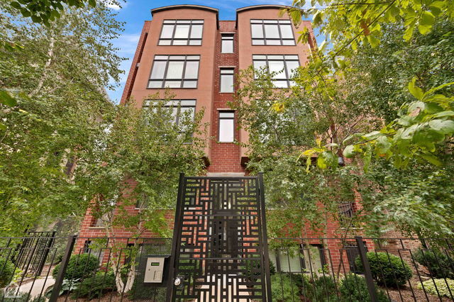4417-4419 S Indiana Ave, Chicago, IL à vendre - Photo principale - Image 1 de 57