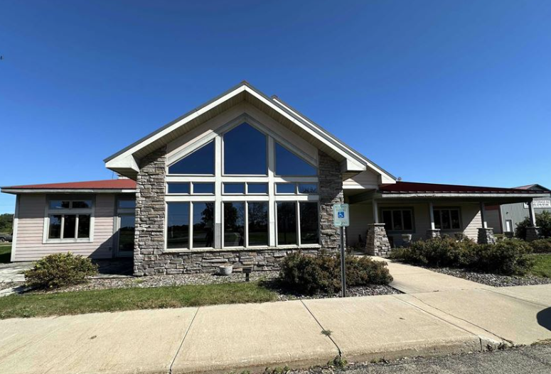 4614 Red Fox Rd, Oshkosh, WI for lease - Building Photo - Image 1 of 10