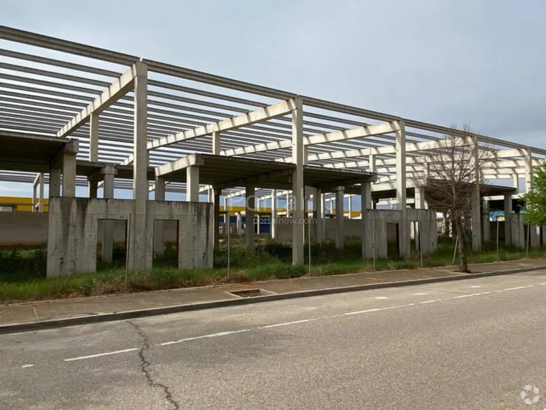 Calle Vega del Tajo, Quer, Guadalajara for sale - Building Photo - Image 2 of 12