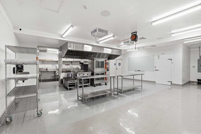 Plus de détails pour 14071 Polk St, Sylmar, CA - Commerce de détail à louer
