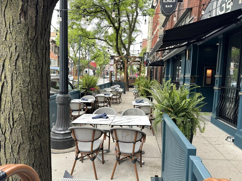 1525 N Wells St, Chicago, IL for lease - Building Photo - Image 2 of 13