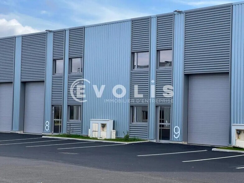 Local d'activités dans Saint-Vulbas à vendre - Photo du bâtiment - Image 2 de 22