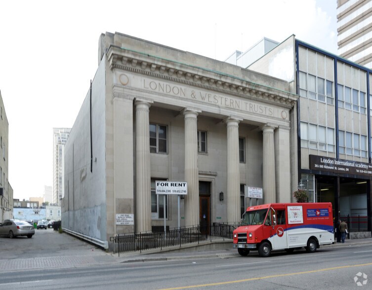 353 Richmond St, London, ON à louer - Photo du bâtiment - Image 2 de 2