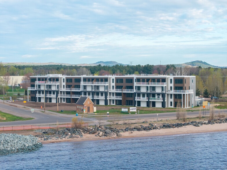 2401 Lakeshore Blvd, Marquette, MI for sale - Building Photo - Image 2 of 28