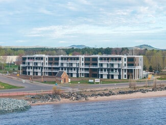 Plus de détails pour 2401 Lakeshore Blvd, Marquette, MI - Multi-résidentiel à vendre