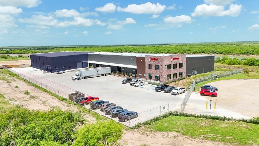 7185 Gbic Cir, Brownsville, TX for lease - Building Photo - Image 2 of 5