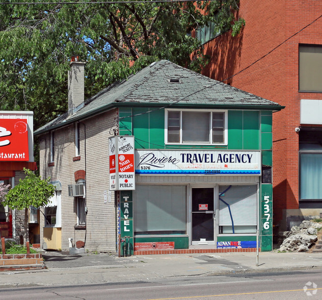 5372, 5374, and 5376 Yonge Street portfolio of 2 properties for sale on LoopNet.ca - Primary Photo - Image 2 of 2