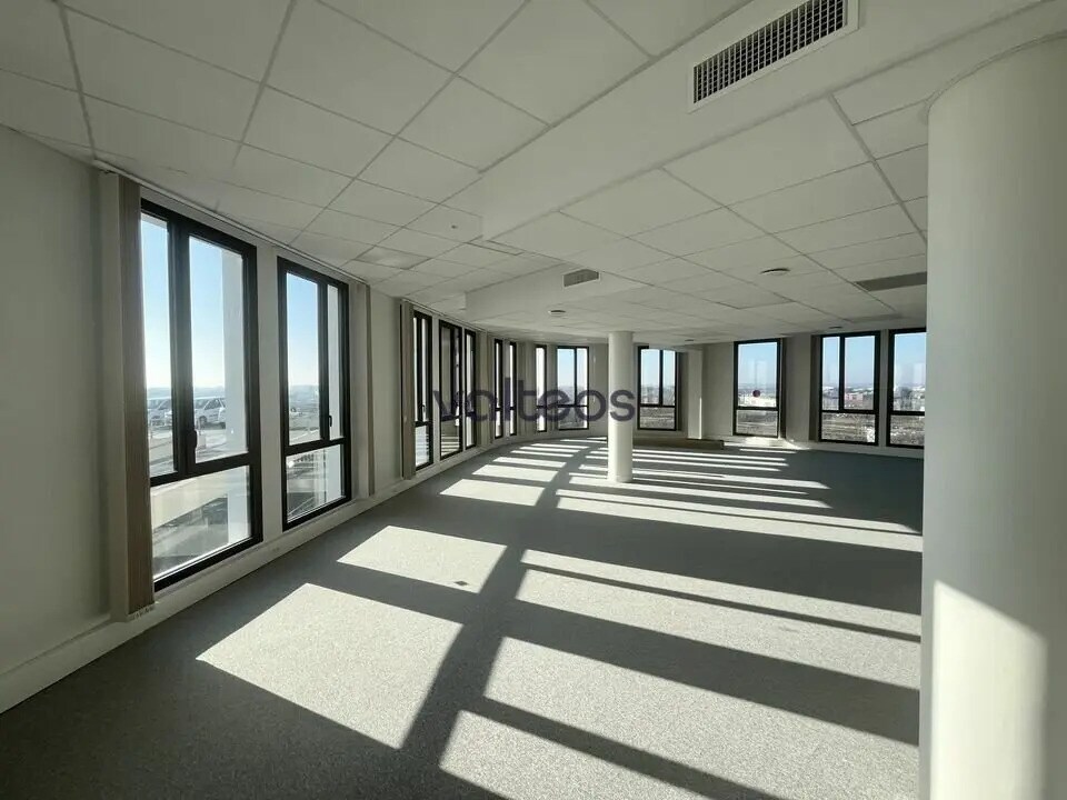 Office in Toulouse for sale Interior Photo- Image 1 of 10