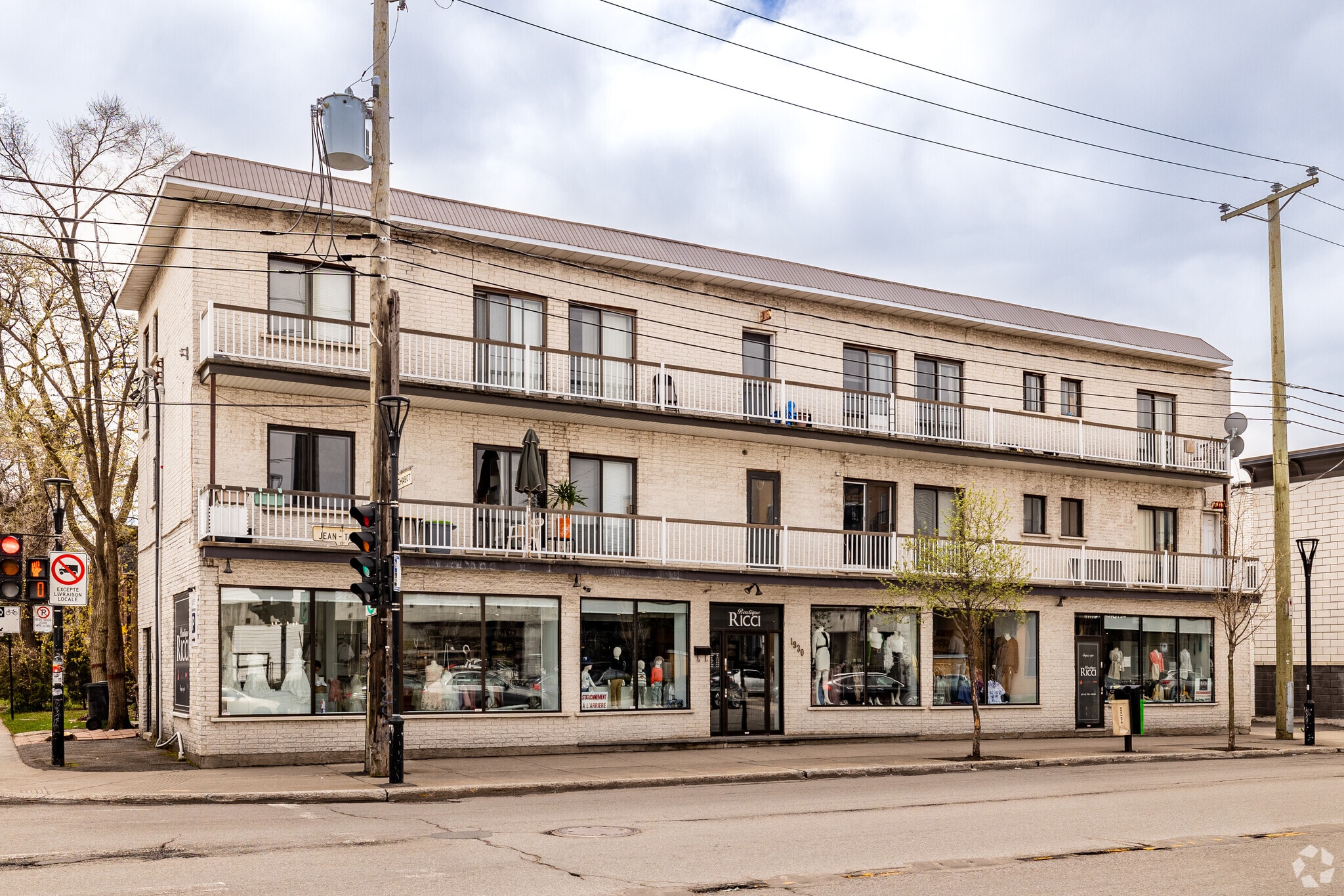 1930 Rue Jean-Talon E, Montréal, QC for sale Primary Photo- Image 1 of 4