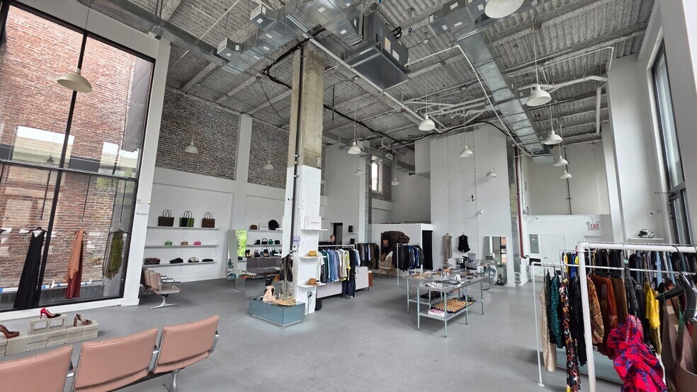 307-311 Grand St, Brooklyn, NY à louer - Photo intérieure - Image 2 de 8