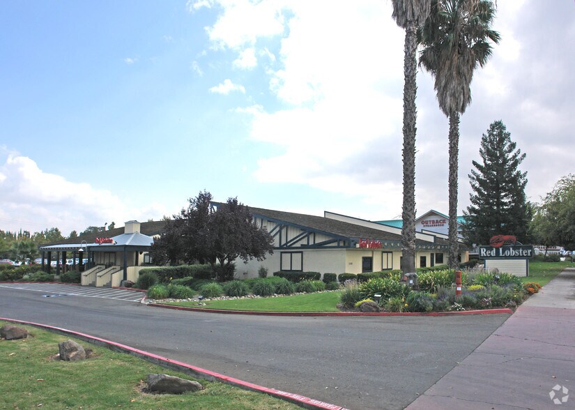 1400 Howe Ave, Sacramento, CA à vendre - Photo du bâtiment - Image 2 de 17