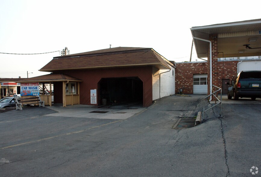 1636 W Tilghman St, Allentown, PA à vendre - Photo du bâtiment - Image 3 de 8